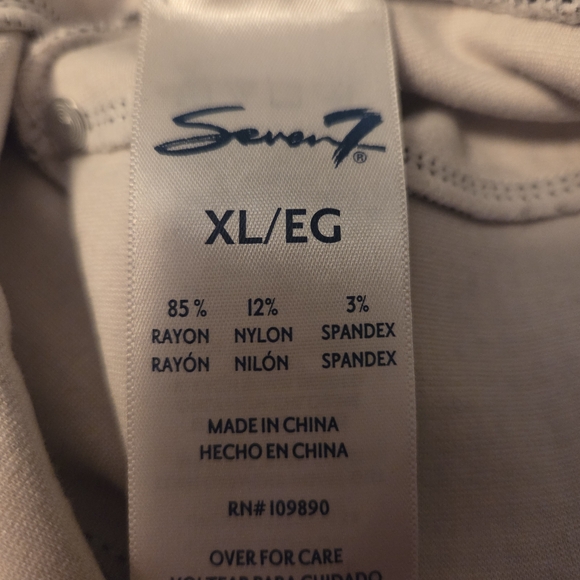 Seven7 Black & Red Patterned Pull On Leggings - Picture 9 of 10